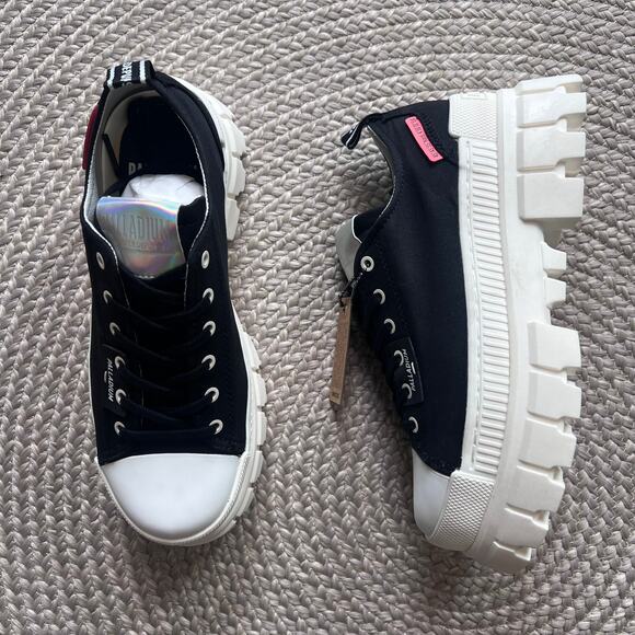 Palladium REVOLT LOW TX Sz Womens 8.5 - Picture 1 of 8